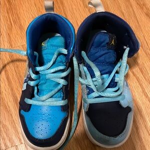 Nike Air Jordan 1 Mid "Fly" toddler/kids sneaker blue vsz 10C Jordans